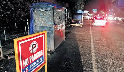 The police has stalled street food vending along the Vazhuthacaud- Edapazhanji stretch, a popular street food zone in the capital 