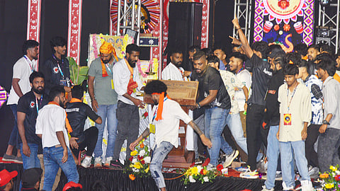 Dasara stage turned chaotic during prize distribution ceremony.