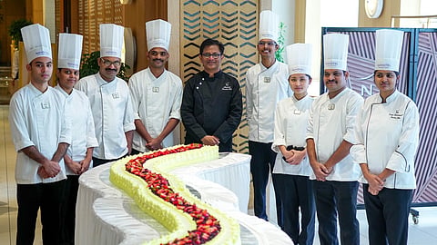 Wave of happiness at Novotel Airport