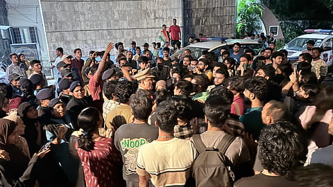 After the demonstrators had dispersed, ABVP members gathered, raising provocative slogans and vandalising protest materials by tearing down Palestine flags and posters