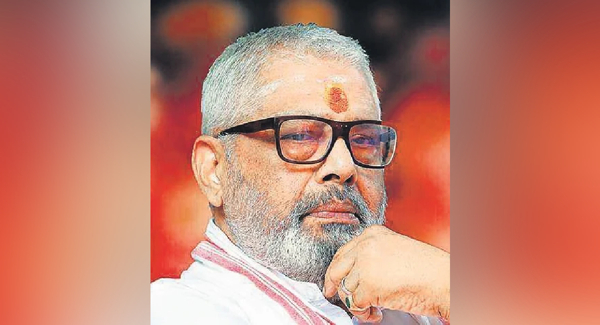 A reputed chartered accountant by profession, PEB Menon was attracted to the Kerala Kshetra Samrakshana Samithi through his association with RSS Pracharak and ideologue late P Madhavji. 