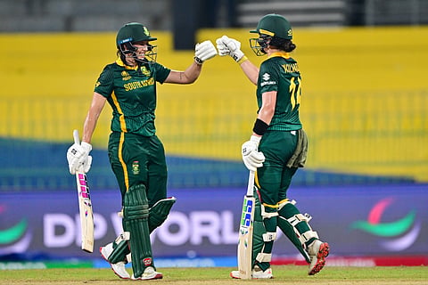 Tazmin Brits (R) and Laura Wolvaardt 