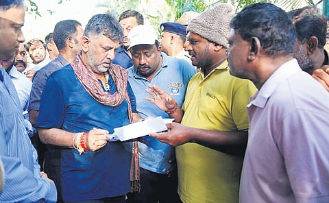 DCM DK Shivakumar interacts with the public during  his ‘Walk with Bengaluru’ initiative at Gandhi Park in Bharat Nagar under the Yeshwantpur Assembly constituency on Saturday