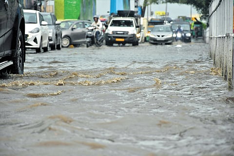 The corporation had identified 43 waterlogging and stagnation-prone points across the city and deployed Monsoon Response Teams to handle emergencies temporarily. 