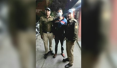 Following a tip-off, the accused, Shivam alias Shubham of Shridev Suman Nagar, Ballupur Road, was finally arrested near Ballupur. 