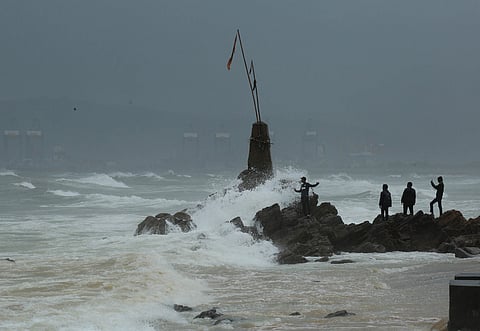 High tides lash the Visakhapatnam coast on Monday afternoon as Cyclone Montha lay about 650 km south-southeast of the coast. 