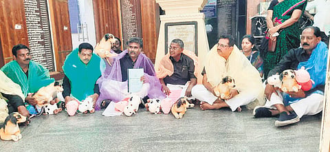 AIADMK councillors protest against inaction by the civic body in addressing key public issues, in front of the Tambaram Corporation 