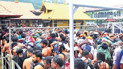 Pilgrims at Sabarimala temple 