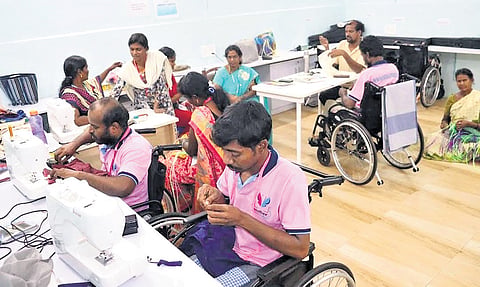 At the Soulfree Inspire Centre in Tiruvannamalai, PwSCIs are trained for 4-6 months for physical, psychological and social economic rehabilitation free of cost.
