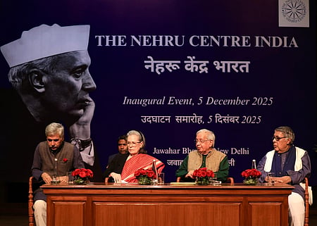 Deliberate attempts to vilify, erase Nehru: Sonia Gandhi 