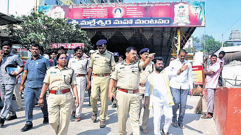 City Police Commissioner SV Raj Shekhar Babu inspects the arrangements for relinquishment of bhavani deeksha, on Tuesday. 