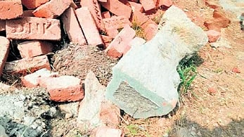 The damaged remains of the pillar near the underground Shiva Temple in Hampi