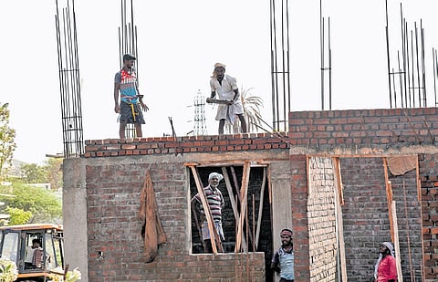 Implemented through Industrial Training Institutes (ITIs) with the support of a training agency, the one-week programme offers hands-on training in trades such as bar bending, carpentry, electrical work, plumbing, welding, glass fixing, and general construction work