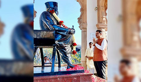 Maharashtra CM Devendra Fadnavis pays tribute to Rashtriya Swayamsevak Sangh (RSS) founder Keshav Baliram Hedgewar, at Smruti Mandir, Nagpur. 