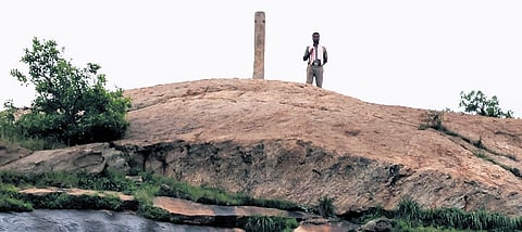 The alleged ‘deepathoon’ atop Thiruparankundram hill 