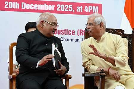 Justice (Retd) Dinesh Maheshwari, Chairman of the Law Commission of India, with Governor Rajendra Arlekar