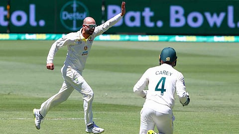  Australia won't attempt to replace injured Nathan Lyon with another spin bowler for the fourth Ashes test against England.