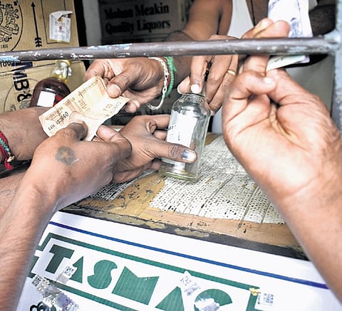 Tamil Nadu Tasmac employees' unions have demanded the appointment of additional staff exclusively to handle empty bottles in all the 4,800 retail outlets across the state 