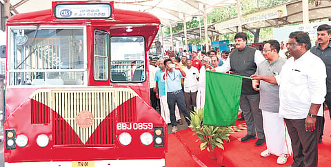 Transport Minister SS Sivasankar flagging off the buses on Wednesday 