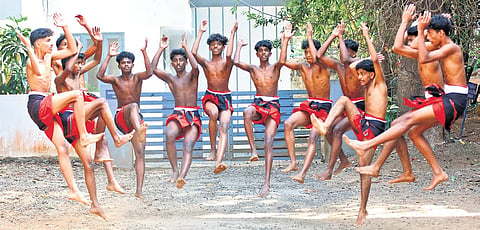 Poorakkali team of Memmunda HSS, Kozhikode 
