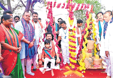 Chief Minister A Revanth Reddy offers jaggery equal to his weight to the Sammakka–Saralamma deities at Medaram on Monday.