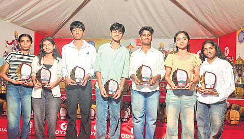 Habib (4th from left) and his team from Vivekananda Vidyasadan School, Adimaly 