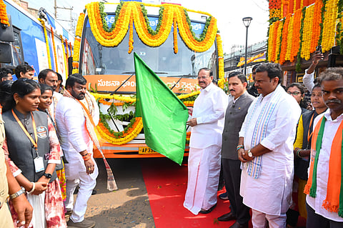 Former Vice President Venkaiah Naidu flags off medical vans in Vijayawada 