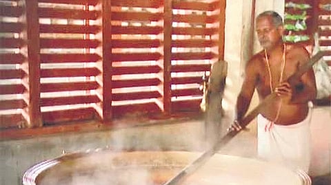 Preparation of Ambalappuzha palpayasam 