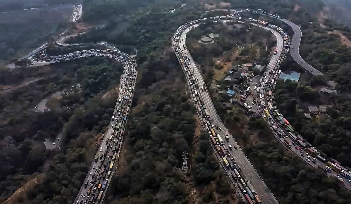 Gas pipeline leak prompts traffic diversion on Samruddhi Expressway in Maharashtra