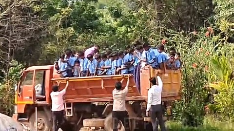Belthangady BEO Tarakesari said principal Kiran took about 70 children and a few teachers to a beekeeping farm 1.5 km away on 11 Feb.