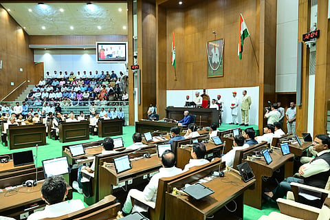 Gujarat Governor Acharya Devvrat delivering his address