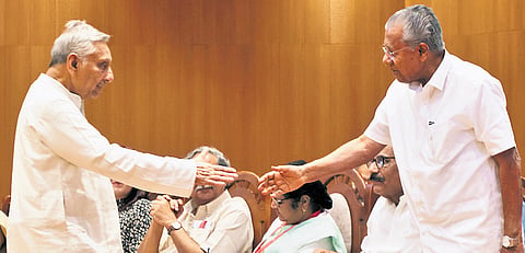 Chief Minister Pinarayi Vijayan greets senior Congress leader Mani Sankar Aiyar during the inaugural function of Vision-2031 International Conference at Legislative Assembly premises, in Thiruvananthapuram, on Sunday