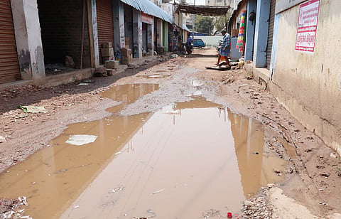 Traders say sewage overflowing from the UGD system damages the fresh produce that is stored in the aisles at the Mattuthavani market 