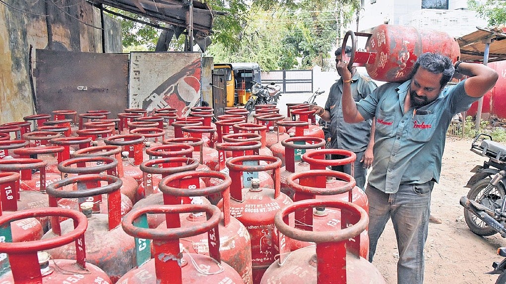 LPG refill booking gap cut to 25 days for all domestic consumers
