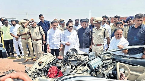 Three RSI were killed while two sustained injuries in a vehicular collision in Heggere, Chitradurga.