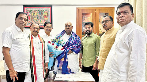 The AICC chief congratulated Narender Reddy on his election to the Upper House.