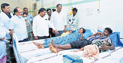  Ministers Dr Swamy, Gottipati Ravi Kumar along with MLAs Damacharla Janardhan, BN Vijay Kumar and others visited the Markapuram bus accident victims who were undergoing treatment in Ongole- GGH and inquired about their health conditions. 