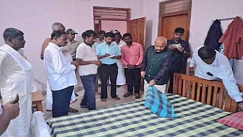 Upa Lokayukta Justice K N Phaneendra visited Karnataka State Choultry in Mantralaya, the accommodation of Karnataka Government for devotees, in Mantralaya recently. 