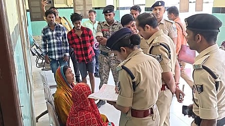 The victims had purchased illicit liquor sachets for Rs.50