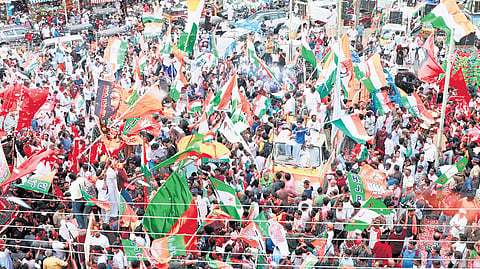  All major fronts made their active presence at the Karamana Junction in the Nemom constituency for the final showdown of their election campaigns. LDF candidate V Sivankutty and UDF candidate KS Sabarinathan were also present here. 