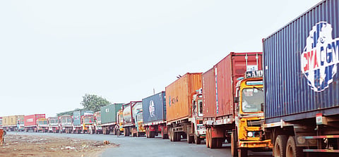 The proposed hubs, to be developed within a 10-km radius in Siruseri and Kelambakkam, aim to streamline last-mile distribution while easing pressure on the city’s congested logistics network. 