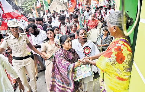 Porkodi undertaking door-to-door campaigning in Thiru Vi Ka Nagar.