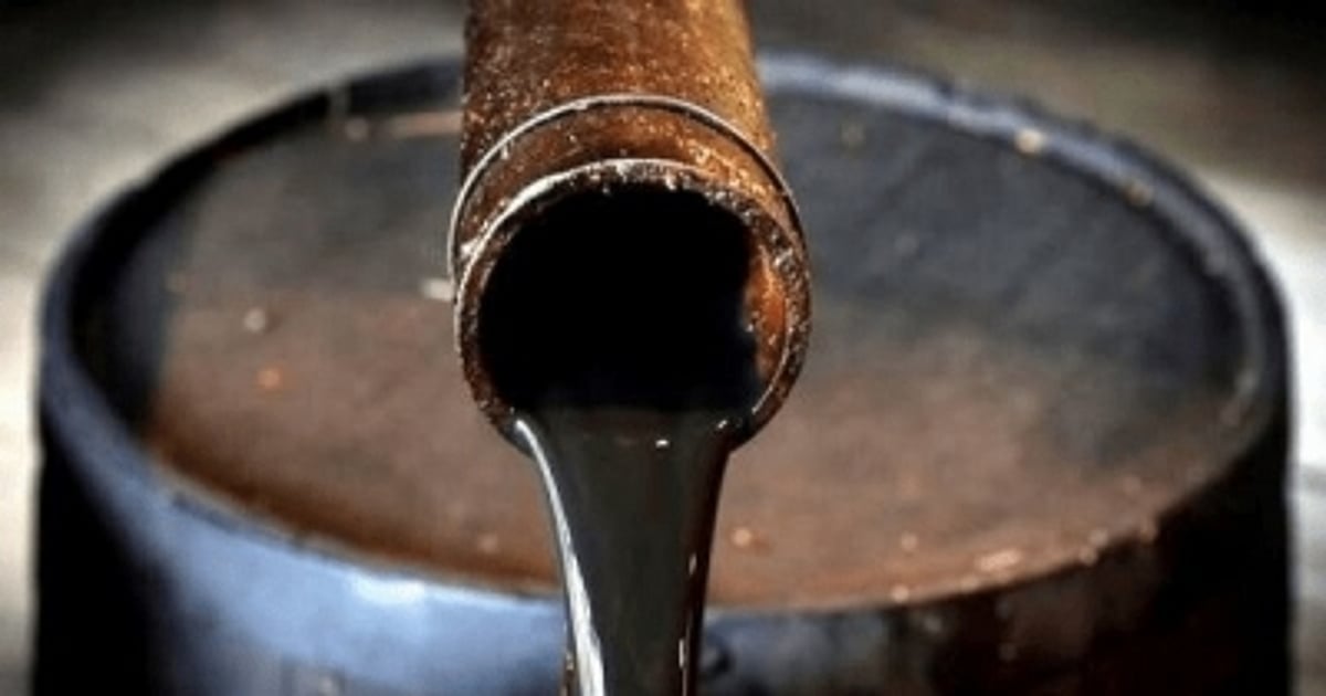 Crude oil gains nearly 1 pc to Rs 8,014/barrel in futures trade
