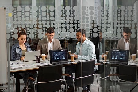 IT-COMPANY-FREEPIK110301.JPG