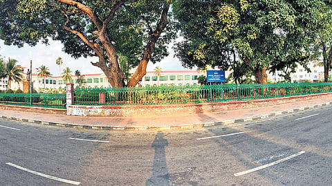 An unusually empty stretch in front of the Secretariat, which is normally abuzz with protests and demonstrations 