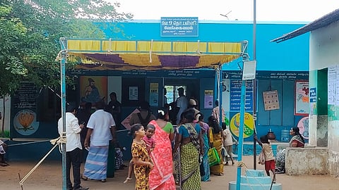 People of Vengaivayal host a black flag and boycott the election in the Pudukkottai district on Thursday. 