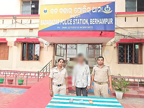 Berhampur Police crack down on illegal online betting. 2 arrested in separate raids on 29-30 April for operating “Sky Exchange” racket. 7 devices, ₹37K cash seized; ₹17.3L frozen in 9 bank accounts. Cases under BNS, IT Act & Gambling Act.
