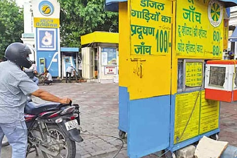 Delhi turns away 15,000 vehicles in 4 days under strict ‘no PUC, no fuel’ drive: Data