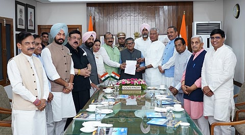 Punjab BJP delegation submitted a memorandum demanding the replacement of CM Mann.