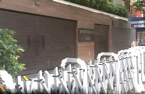 Kolkata Police (KP) on Wednesday withdrew security arrangements outside Abhishek Banerjee's residence, ‘Shantiniketan’.